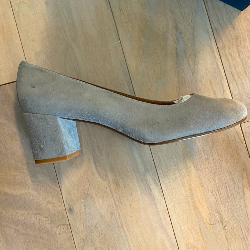 Margaux The Heel in Suede Flint
